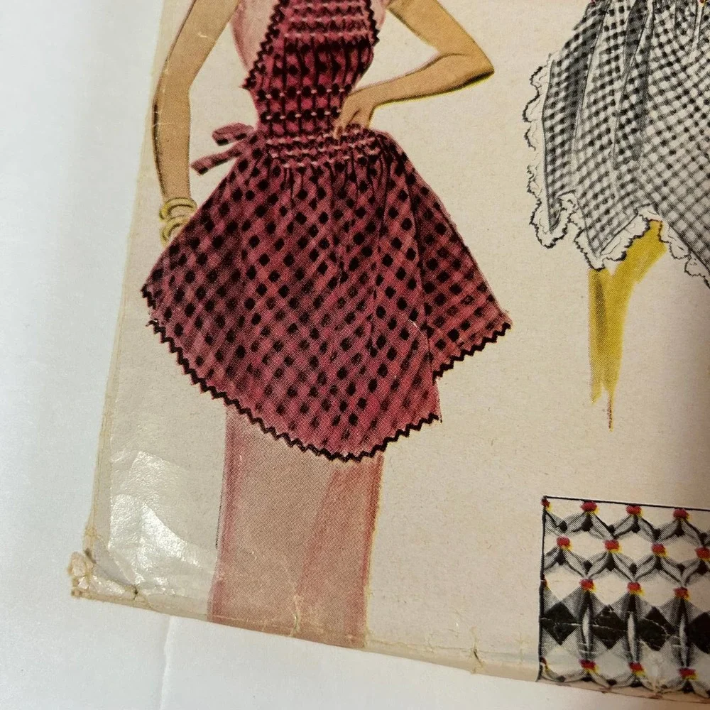 McCalls Vintage 1950's Pattern #1711 Women's Smocked Apron‎ One Size